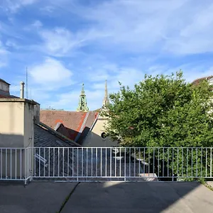 Palais Palffy Suits Διαμέρισμα