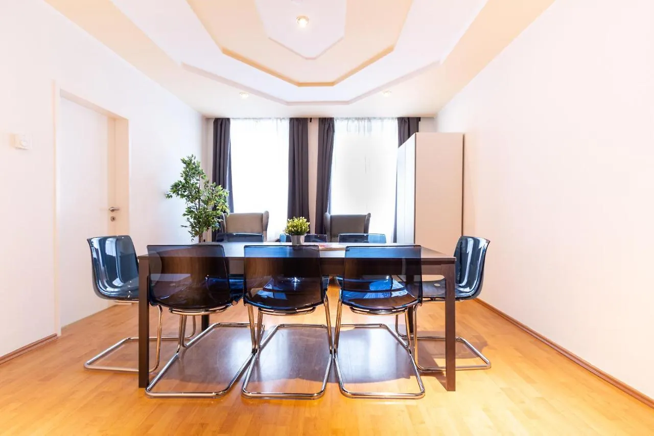 Apartment Familienplatz I Contactless Check-In Viena 0*,  Austria
